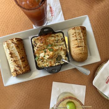 El Galleon - Bloody Mary, margarita and spinach & artichoke dip - American Near Me - Avalon, California