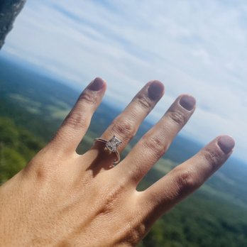 Two By London - Jewelry Near Me - Manhasset, New York Two By London - Jewelry Near Me - Manhasset, New York