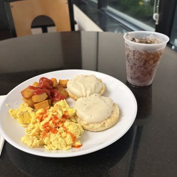 Drury Inn Paducah - Scrambled Eggs, Fried Potatoes along with Gravy and Biscuits - Hotels Near Me - Paducah, Kentucky Drury Inn Paducah - Scrambled Eggs, Fried Potatoes along with Gravy and Biscuits - Hotels Near Me - Paducah, Kentucky