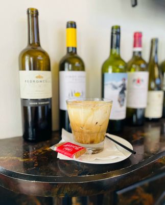 Walter's Tavern by null