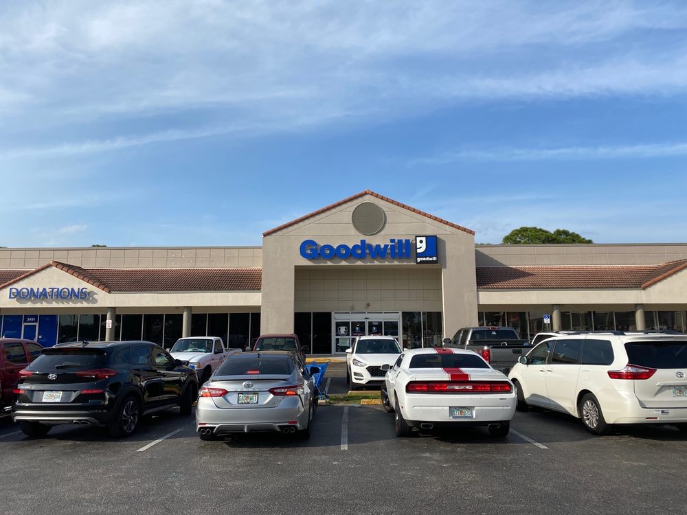 GOODWILL JENSEN BEACH STORE & DONATION CENTER Updated September 2024 10 Reviews 3491 NW
