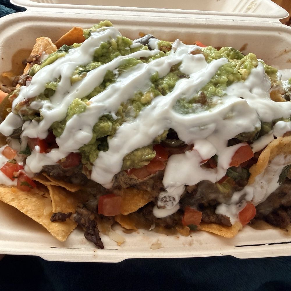 Creative Ideas Cafe - Nachos con Carne Asada (Tortilla Chips) - Colombian Near Me - San Francisco, California Creative Ideas Cafe - Nachos con Carne Asada (Tortilla Chips) - Colombian Near Me - San Francisco, California