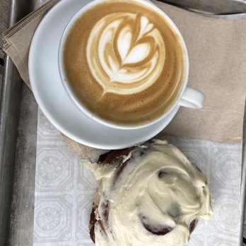 Mañana - Cinnamon roll and latte - Coffee & Tea Near Me - Austin, Texas Mañana - Cinnamon roll and latte - Coffee & Tea Near Me - Austin, Texas