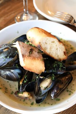 James Joyce Irish Pub & Restaurant by null