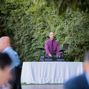 Allen Walker Entertainment - Allen did an amazing job! Photo credit to Jen Z Photography (www.JenZPhoto.com) - DJs Near Me