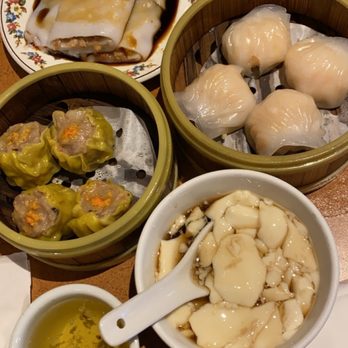 Kum-Koon Garden - a variety of food items - Dim Sum Near Me - Winnipeg, Manitoba Kum-Koon Garden - a variety of food items - Dim Sum Near Me - Winnipeg, Manitoba