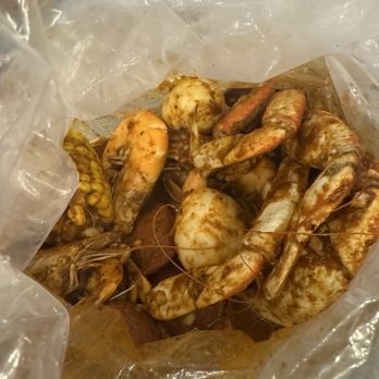 Cajun Crack'n - Dungeness crab, whole shrimp, sausage, corn, hard boiled egg and potato. - Seafood Near Me - Milpitas, California