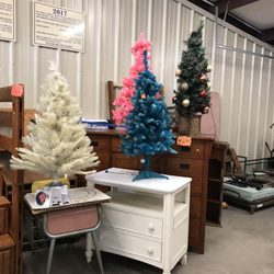 Lakeway Christian Community Resale Barn - All color trees