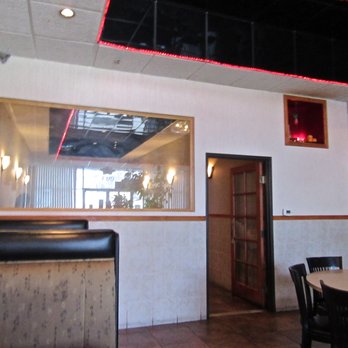Eastside Chef - interior with booths along wall - Chinese Near Me - West Sacramento, California
