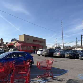 Trader Joe's - Parking lot - Grocery Near Me - Hewlett, New York Trader Joe's - Parking lot - Grocery Near Me - Hewlett, New York