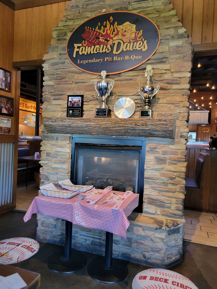 Famous Dave's