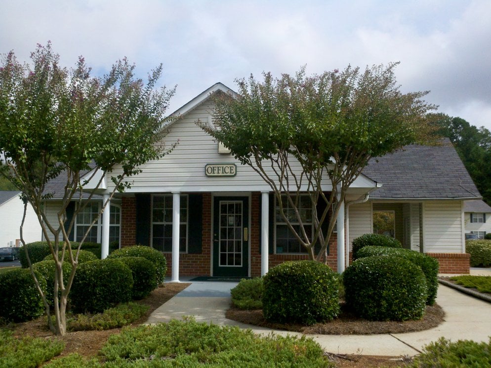 RETREAT AT BAYWOOD APARTMENTS Updated June 2024 6655 Mt Zion Blvd