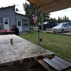 On The Fly - Outside tables