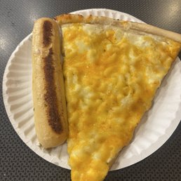 Mac and Cheese Pizza