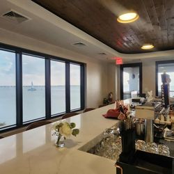 Henrietta's Bayfront Restaurant