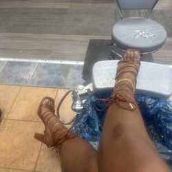 Nails Plus - Just waiting.