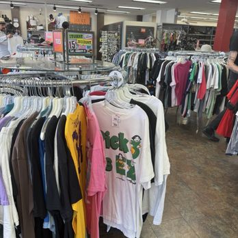 Buffalo Exchange - Women's Clothing Near Me - Austin, Texas