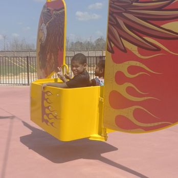 Big Rivers Waterpark & Adventures - Water Parks Near Me - New Caney, Texas