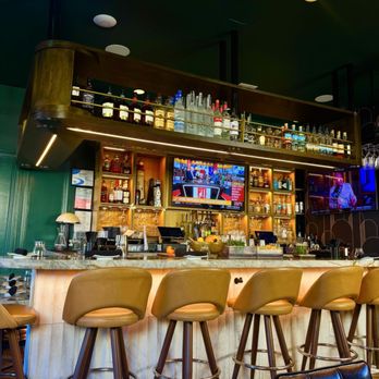 Salt & Pearl - Bar - Seafood Near Me - Redondo Beach, California Salt & Pearl - Bar - Seafood Near Me - Redondo Beach, California