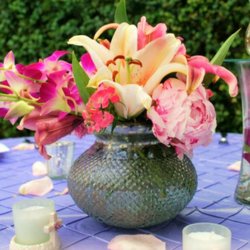 The Simple Petal - Simple Low VINTAGE Arrangements