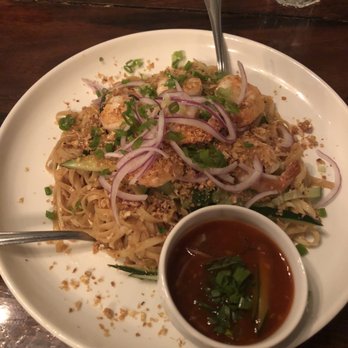 Rangoon Burmese Kitchen - Garlic Noodle with shrimp ($16) - Burmese Near Me - Honolulu, Hawaii Rangoon Burmese Kitchen - Garlic Noodle with shrimp ($16) - Burmese Near Me - Honolulu, Hawaii