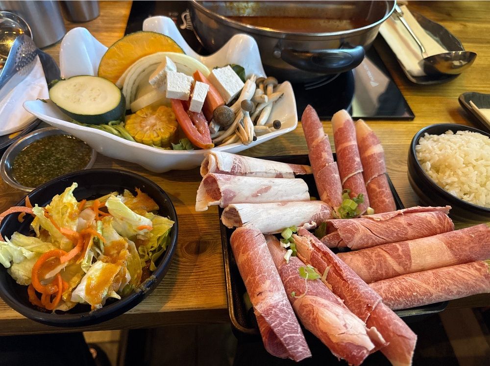 Shuba Wagyu Shabu House - Photo 3