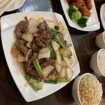Spicy Home Tasty - General Tsos Chicken Lunch Special and Scallion Beef Lunch Special with brown and white rice - Szechuan Near Me - Commack, New York Spicy Home Tasty - General Tsos Chicken Lunch Special and Scallion Beef Lunch Special with brown and white rice - Szechuan Near Me - Commack, New York