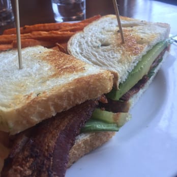 Overland Restaurant & Pub - Pubs Near Me - Gardnerville, Nevada