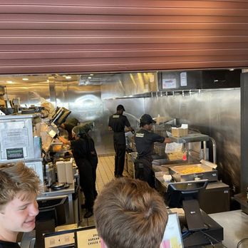 Shake Shack Winter Park - Lazy employees ignoring a line of customers. - Burgers Near Me - Winter Park, Florida Shake Shack Winter Park - Lazy employees ignoring a line of customers. - Burgers Near Me - Winter Park, Florida