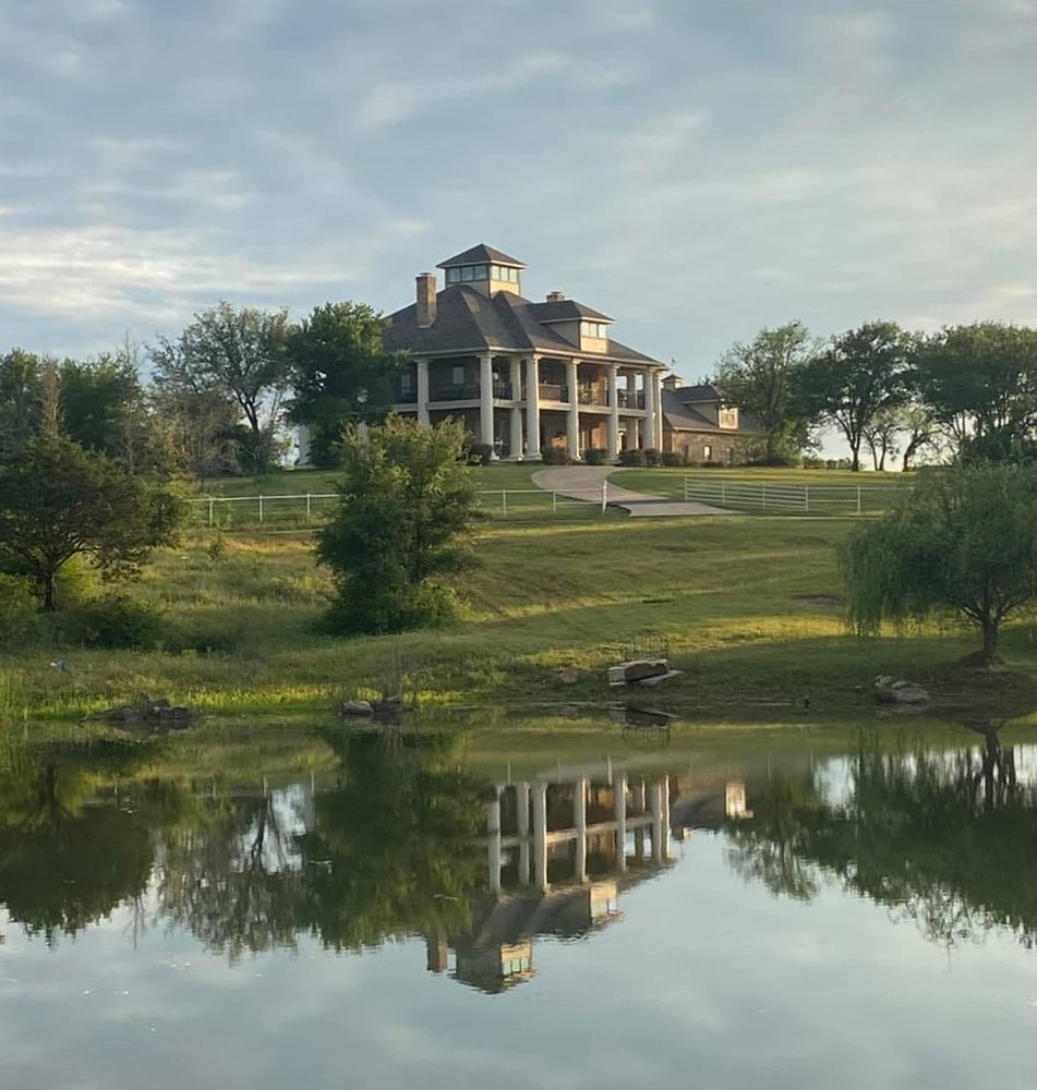 Lida's Food Basket Logo