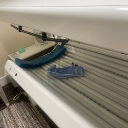 48th Street Tanning - Tanning bed , I had just tanned tho!