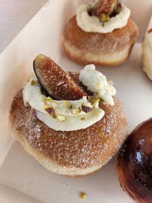 Detour Doughnuts by null