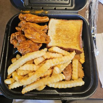 Zaxbys - Wings and tenders - Salad Near Me - Clermont, Florida