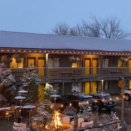 Campfire Hotel - Bonfire - Hotels Near Me - Bend, Oregon