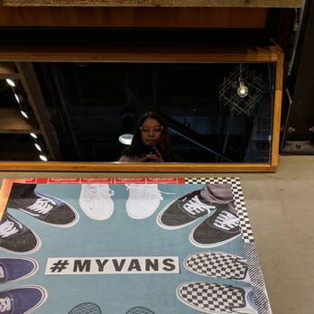 Vans - Shoe Stores Near Me - Honolulu, Hawaii Vans - Shoe Stores Near Me - Honolulu, Hawaii