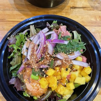 U-Maki Sushi Burrito - Maki Bowl  2 Proteins and spring mix w/ ponzu  Spicy tuna and salmon  Mango, edamame, red onions, crunches - Japanese Near Me - Houston, Texas