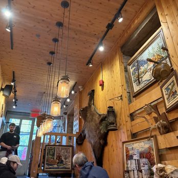 La Bûche - Inside - Canadian (New) Near Me - Quebec City, Quebec