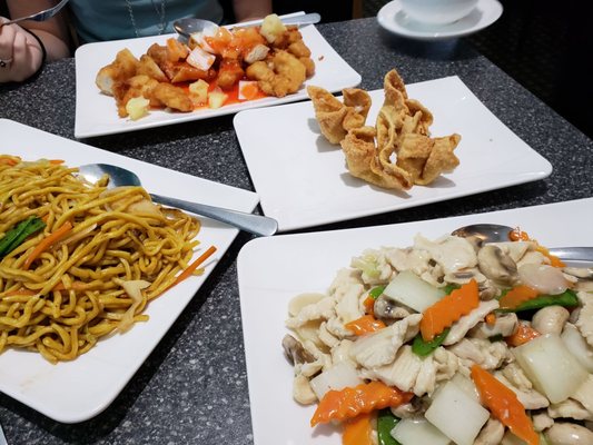 PEKING CHINESE RESTAURANT - 41 Photos & 54 Reviews - Chinese - 1316 W