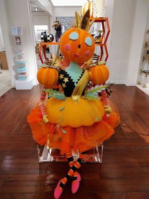 Neiman Marcus by null