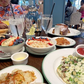 Sadelle's - Oatmeal, fruit platter, Veggie omelette and hash brown - Breakfast & Brunch Near Me - Las Vegas, Nevada