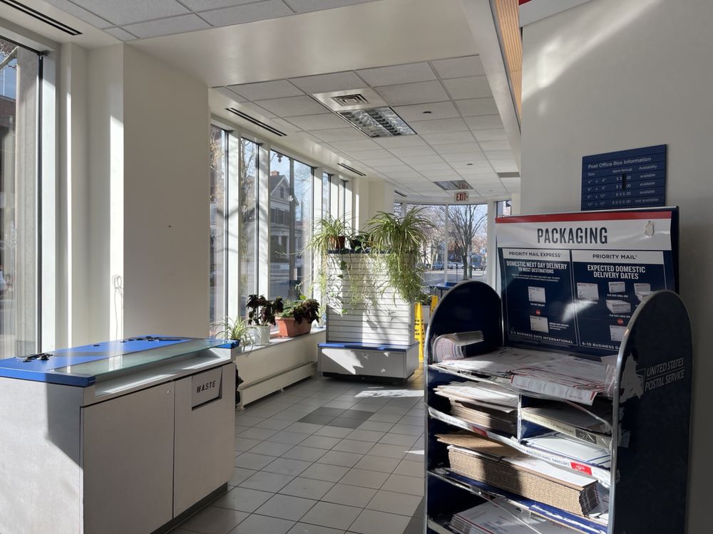 US POST OFFICE Updated October 2024 52 Reviews 125 Mount Auburn