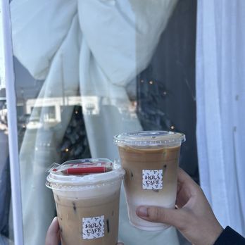 Hola Cafe Dallas - Biscoff latte and horchata latte - Coffee & Tea Near Me - Dallas, Texas