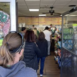 Borderline Bagels - The line was literally out the door!