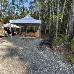 Y Knot BBQ - Covered outdoor dining area
