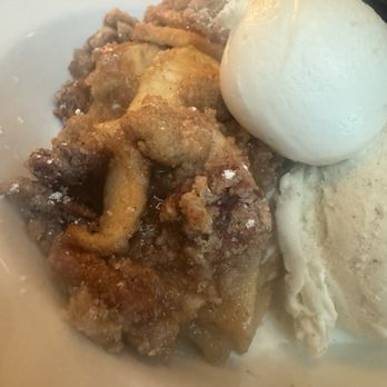 Mike's American - Deep Dish Apple Pecan Pie - American Near Me - Springfield, Virginia