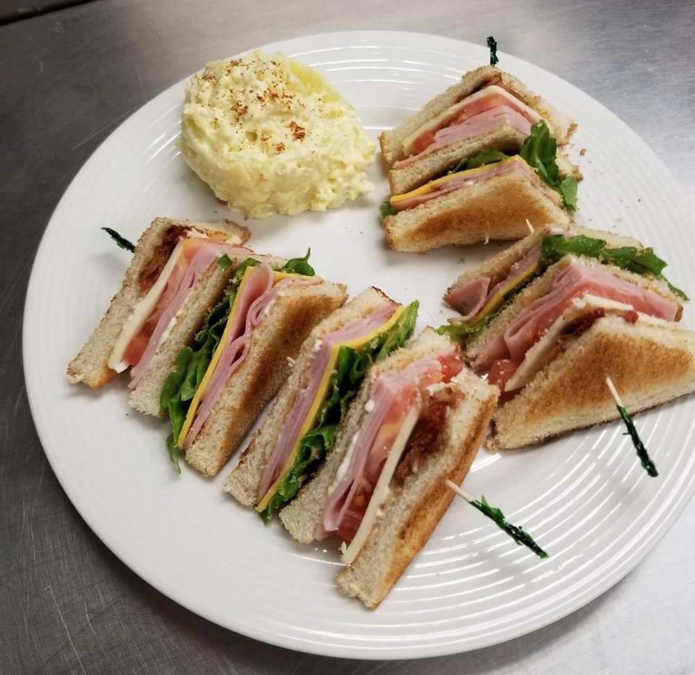 BEN’S BACK ALLEY KITCHEN Updated October 2024 22 N Joachim St