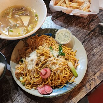 Triple-T - Chicken garlic noodle, garlic fries - Noodles Near Me - Gardena, California Triple-T - Chicken garlic noodle, garlic fries - Noodles Near Me - Gardena, California
