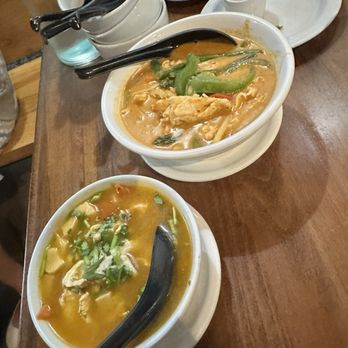 Super Thai Cuisine - Tom yum chicken soup Red curry (chicken) - Thai Near Me - Austin, Texas Super Thai Cuisine - Tom yum chicken soup Red curry (chicken) - Thai Near Me - Austin, Texas