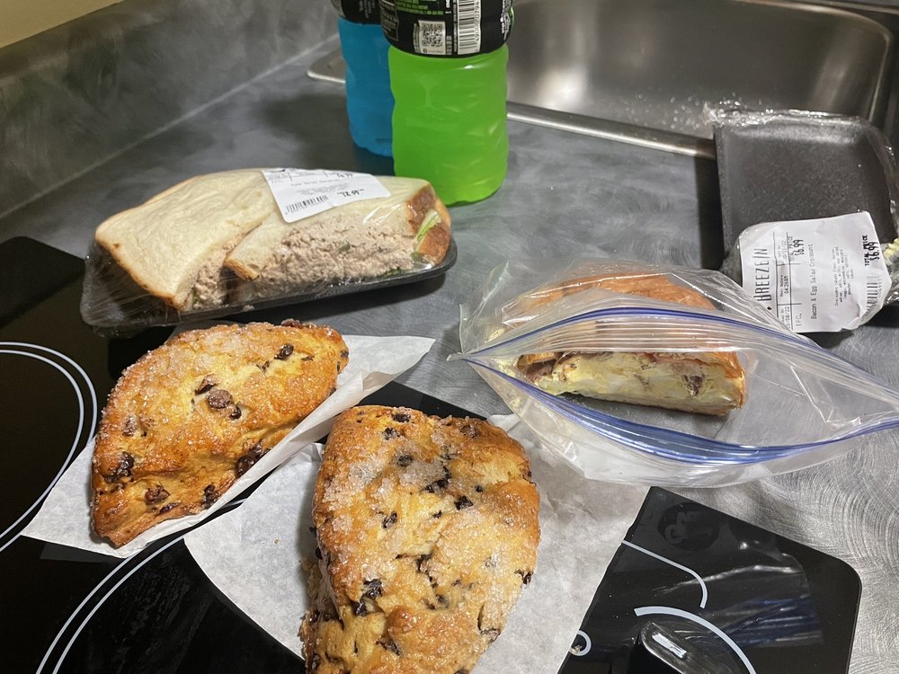 Food from Breeze-In Grocery