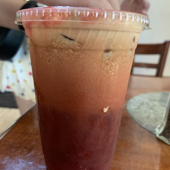 Urth Caffé-Pasadena - Apple Juice with Kale, Spinach and Beets - Cafes Near Me - Pasadena, California Urth Caffé-Pasadena - Apple Juice with Kale, Spinach and Beets - Cafes Near Me - Pasadena, California